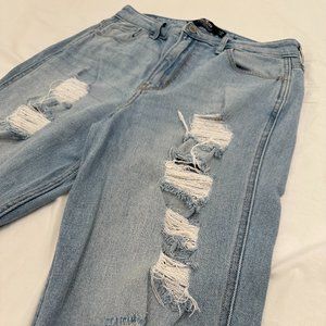 Hollister Ultra High-Rise Mom Jean
